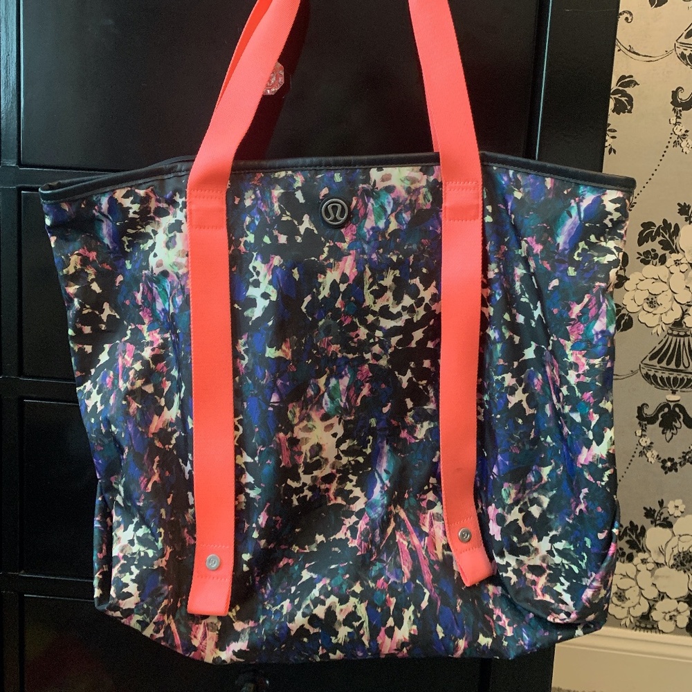 Lululemon Tote